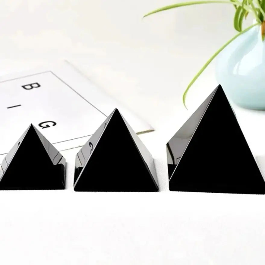 3-7Cm Natural Obsidian Pyramid Reiki Energy Stone Decorative Tabletop Decoration Living Room Mineral Triangle